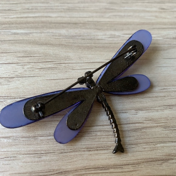 Crystal Purple Butterfly Brooch - Picture 4 of 6